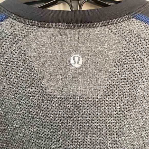 Lululemon Metal Vent Tech Short Sleeve - Picture 4 of 5